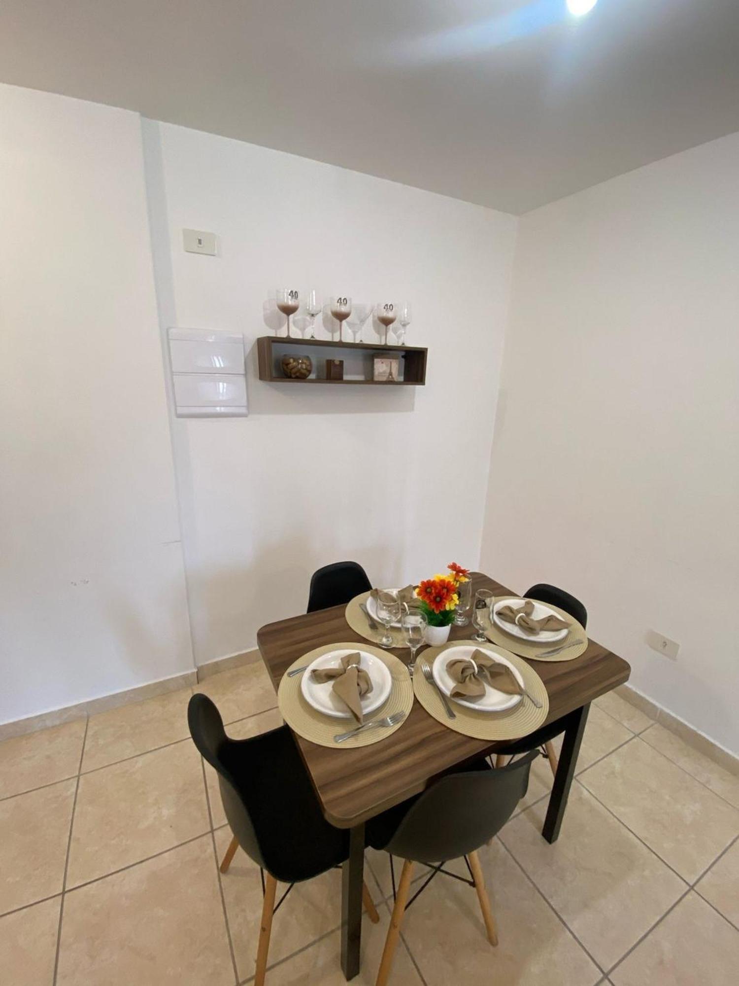 Apartment Apto- 2 Com Sacada- Wi Fi - Vaga Garagem- Da Guilhermina, Proximo Da Feirinha Da Guilhermina